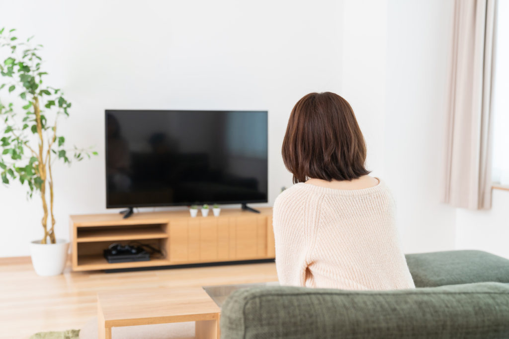 50インチはどれくらい？適切なテレビサイズや選び方をご紹介