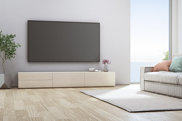 テレビの壁掛けは賃貸でもできる?穴を開けないDIYの方法を紹介
