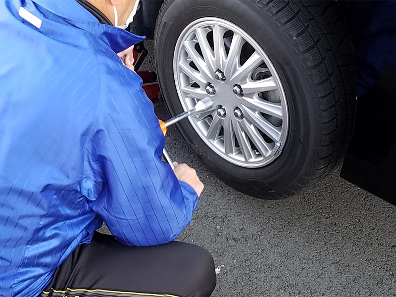 【コストコ】タイヤ交換が安いって本当？サービスの特徴を調査