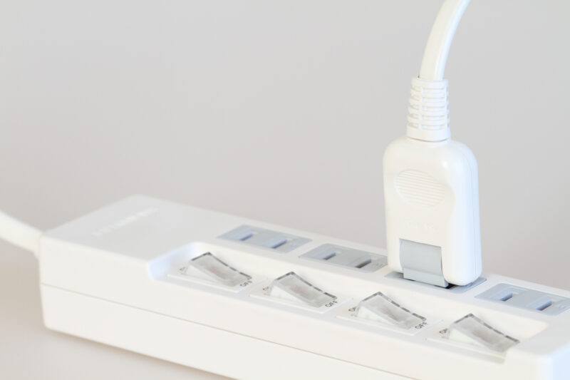 コンセント差しっぱなしで電気代はどれくらい？抜いたほうが良い家電は？